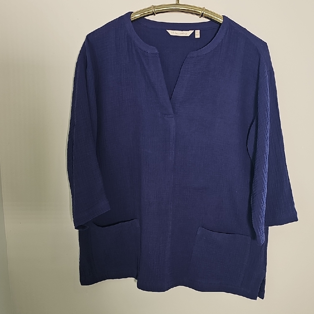 Soft Surroundings Women's Blue Top. With 2 pockets. Meduim